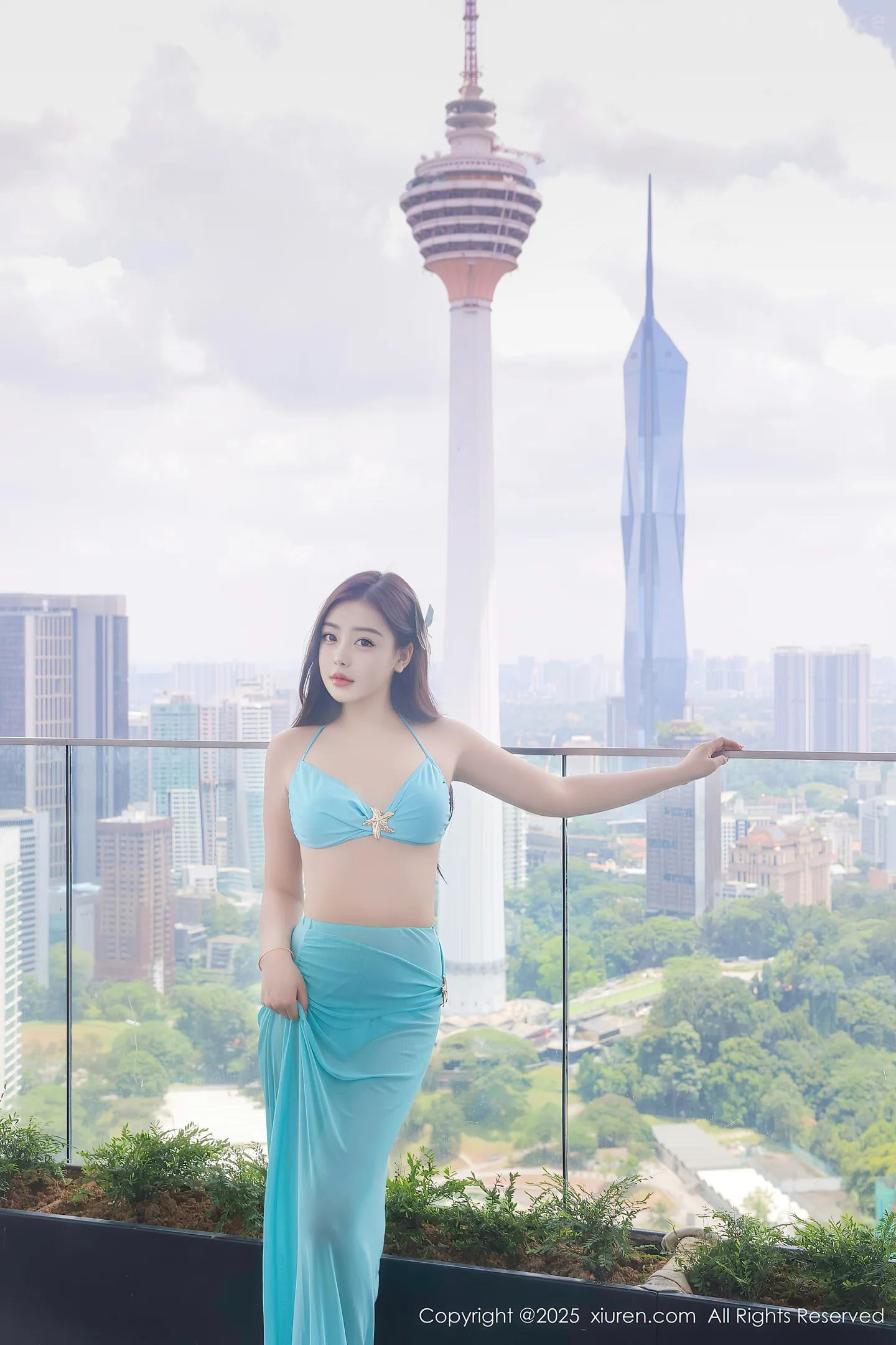 图片[6]-[XiuRen秀人网] VOL.10187 模特希雅sia泳池场景性感蓝色比基尼秀完美身材撩人诱惑写真58P-秀人网官方网站